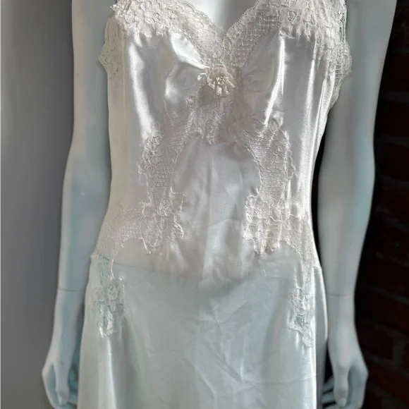 Vintage Christian Dior silk nightgown - Picture 3 of 10
